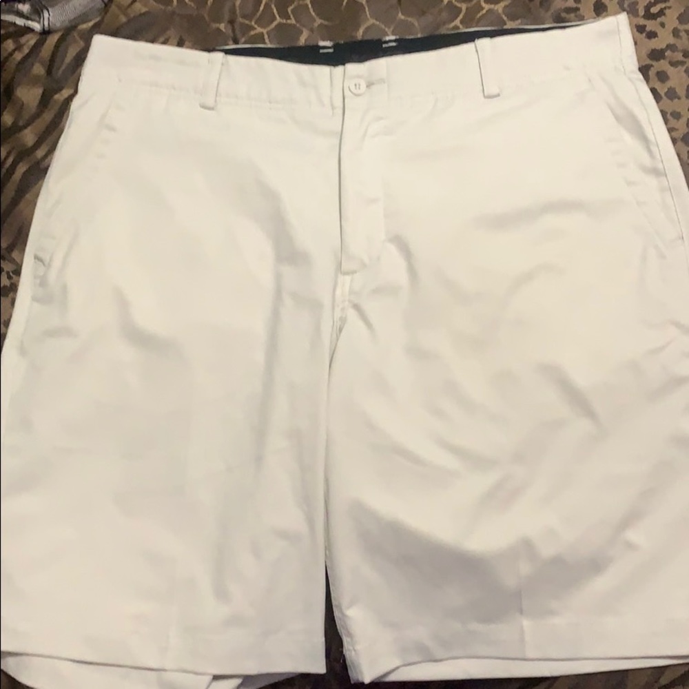 Nike Dri-Fit Golf shorts NWOT